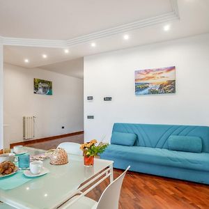 Bari Waterfront Apartment